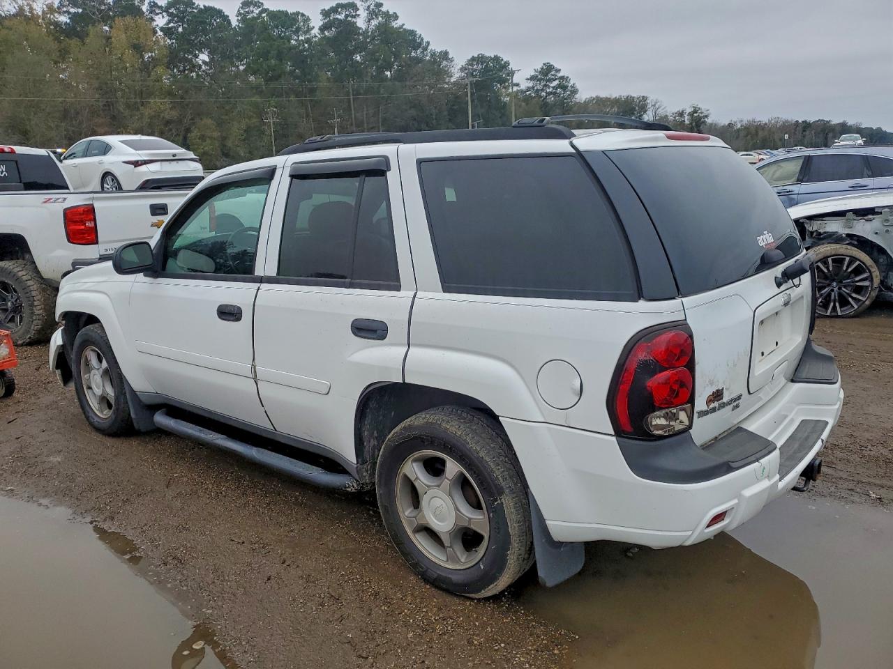 Chevrolet Trailblazer Ls Image 2