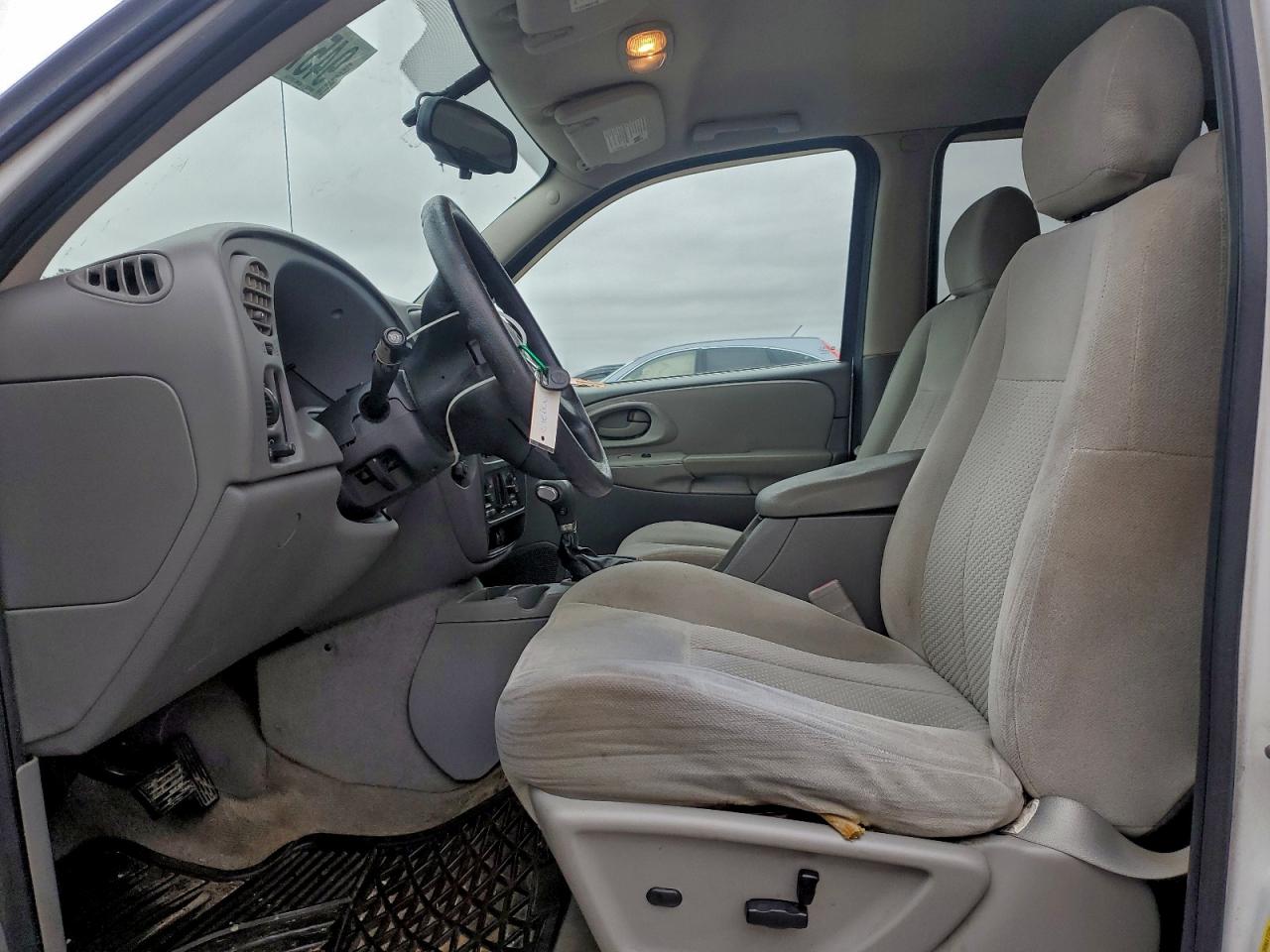 Chevrolet Trailblazer Ls Image 4