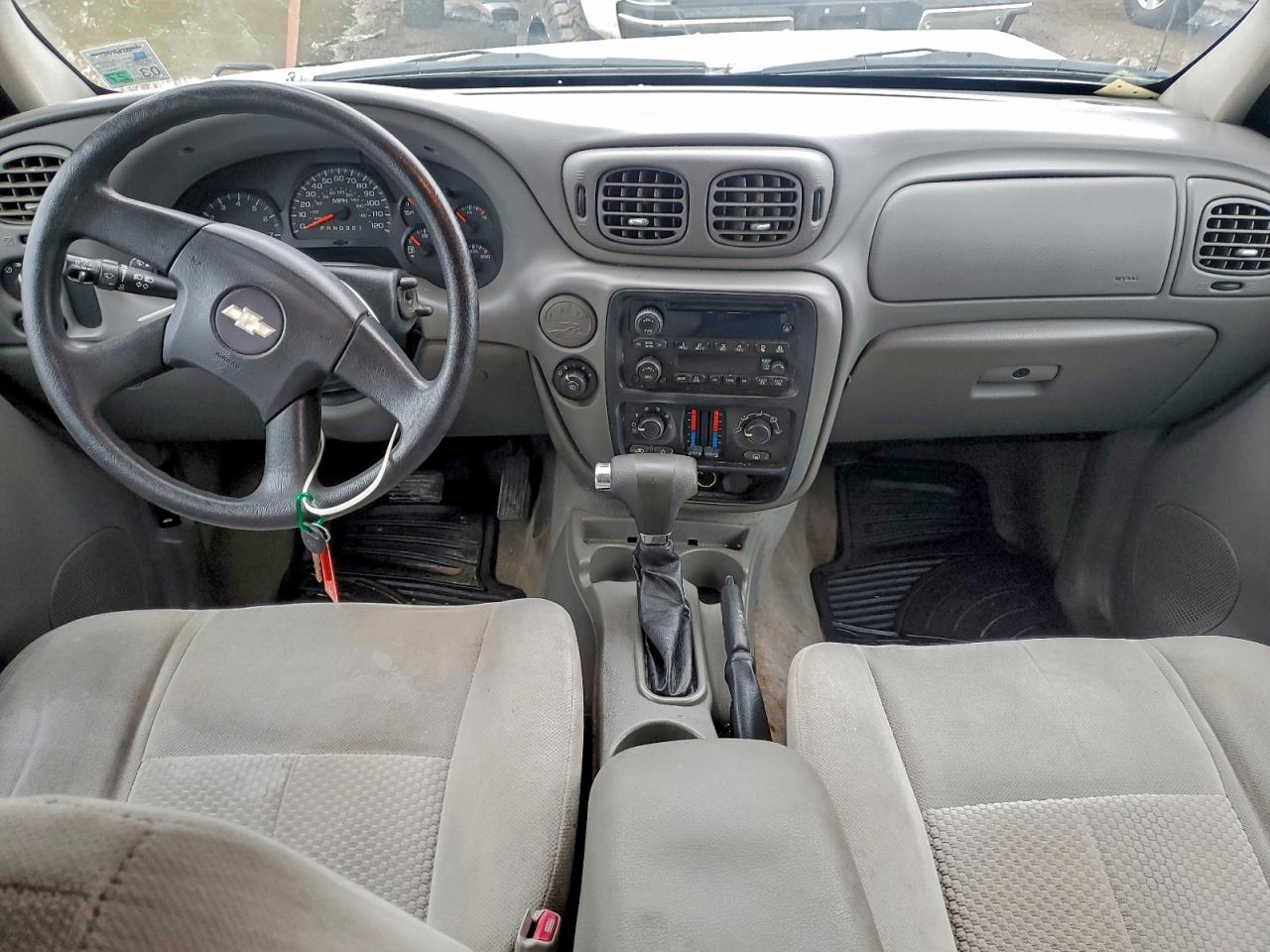 Chevrolet Trailblazer Ls Image 9