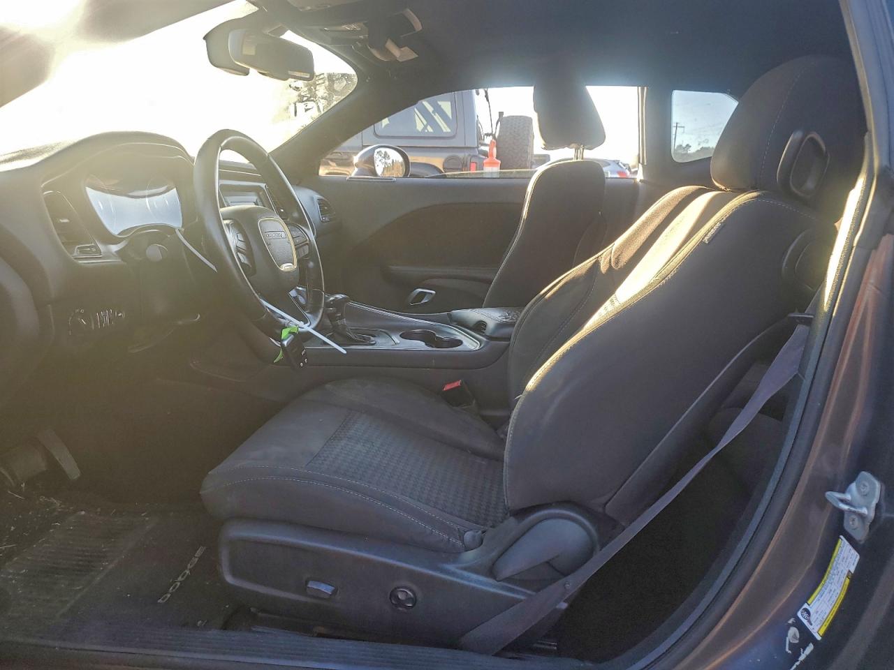 Dodge Challenger Sxt Image 4