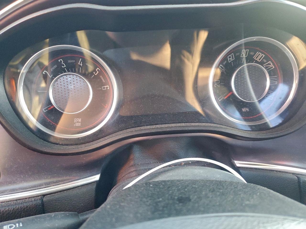 Dodge Challenger Sxt Image 11