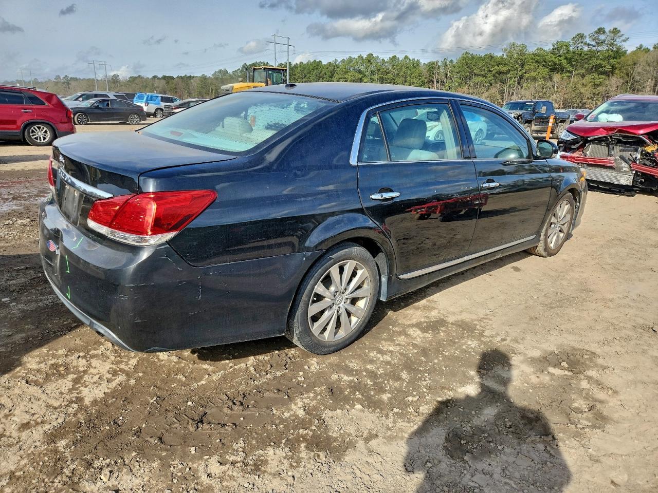 Toyota Avalon Base Image 12