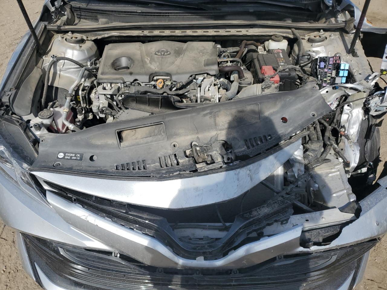 Toyota Camry Le Image 9