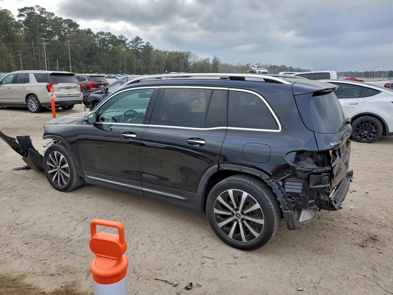 Mercedes-Benz GLB 250 Image 2