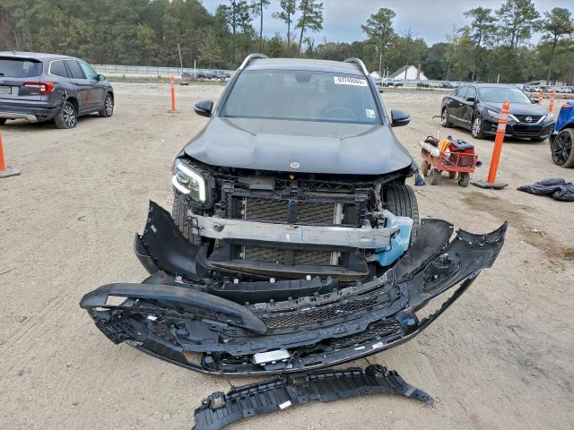 Mercedes-Benz GLB 250 Image 11