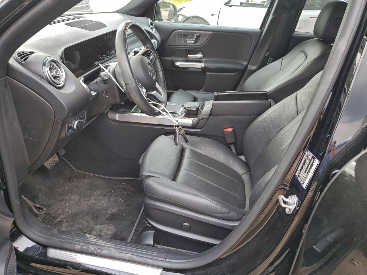 Mercedes-Benz GLB 250 Image 6