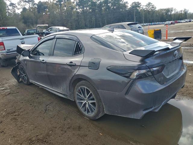 Toyota Camry Se Image 8