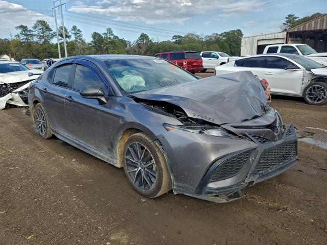 Toyota Camry Se Image 11