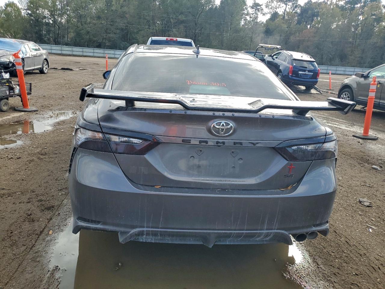 Toyota Camry Se Image 2