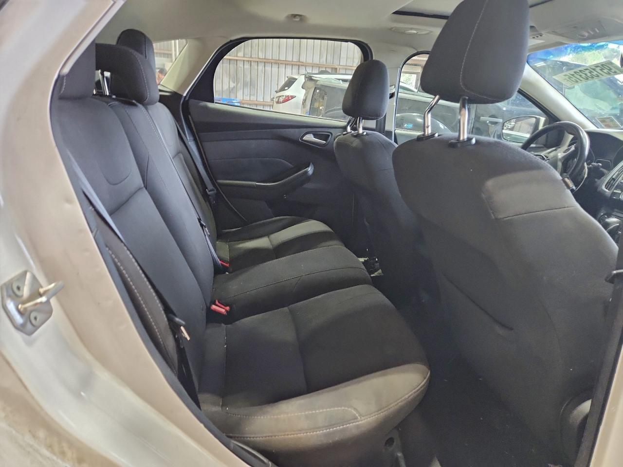 Ford Focus Titanium Image 12