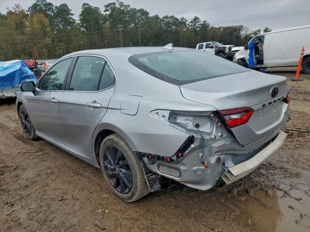 Toyota Camry Le Image 7