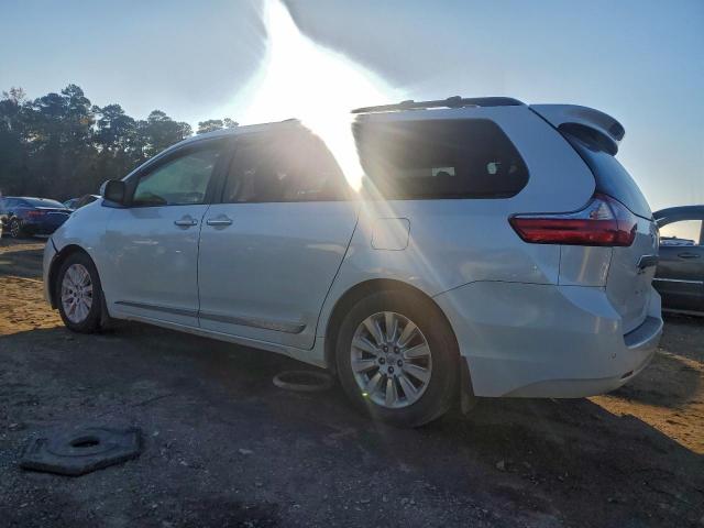 Toyota Sienna Xle Image 5