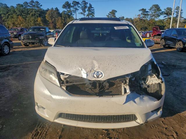 Toyota Sienna Xle Image 3