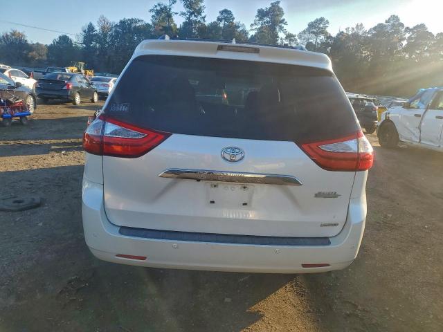 Toyota Sienna Xle Image 6