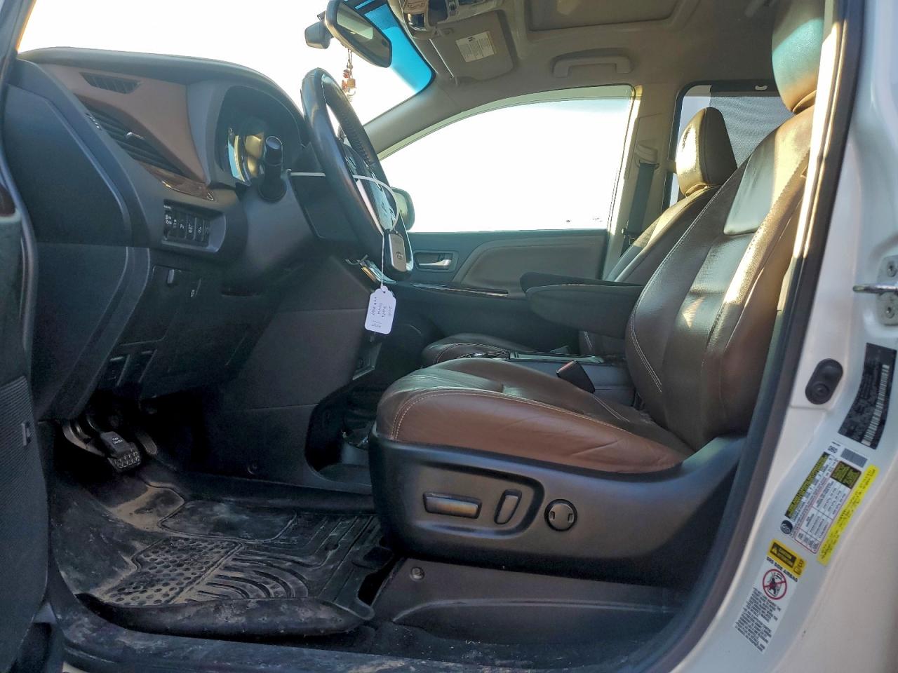 Toyota Sienna Xle Image 8