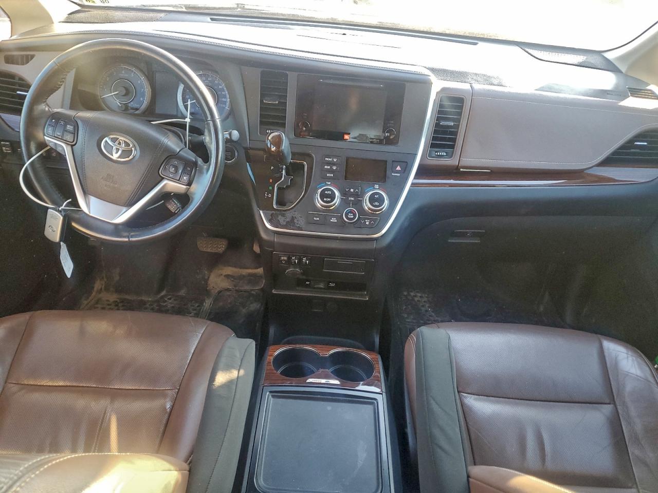 Toyota Sienna Xle Image 7