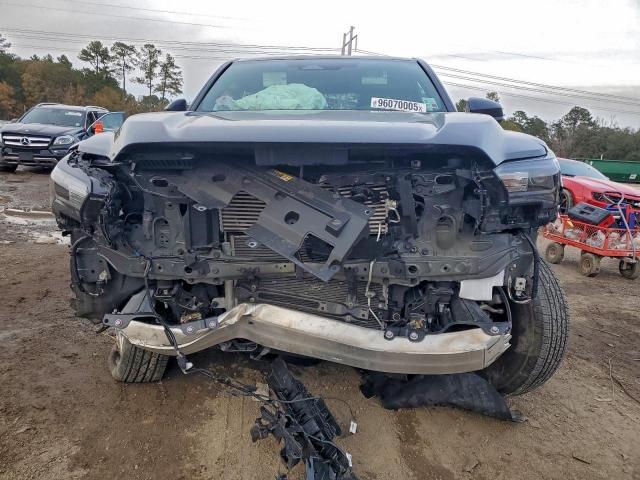 Toyota Tacoma Double Cab Image 2