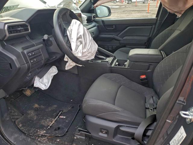 Toyota Tacoma Double Cab Image 3