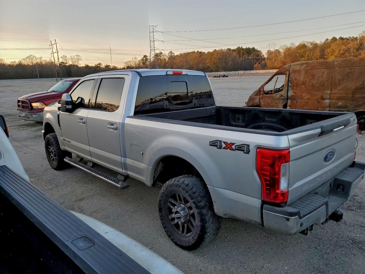 Ford F-350 Super Duty Image 2