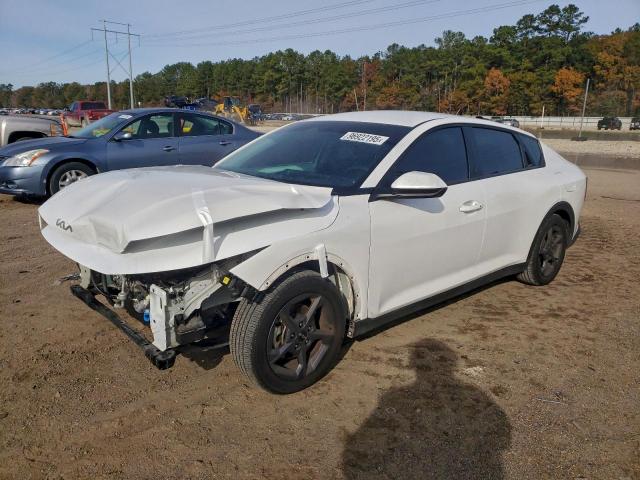  Salvage Kia K4 Lx