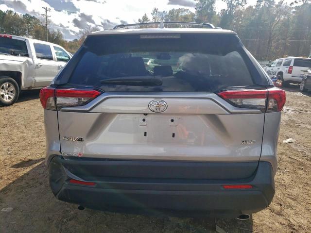 Toyota RAV4 Xle Premium Image 11