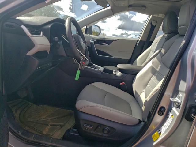 Toyota RAV4 Xle Premium Image 2