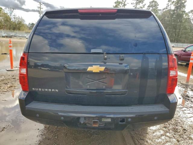 Chevrolet Suburban C1500 Lt Image 2