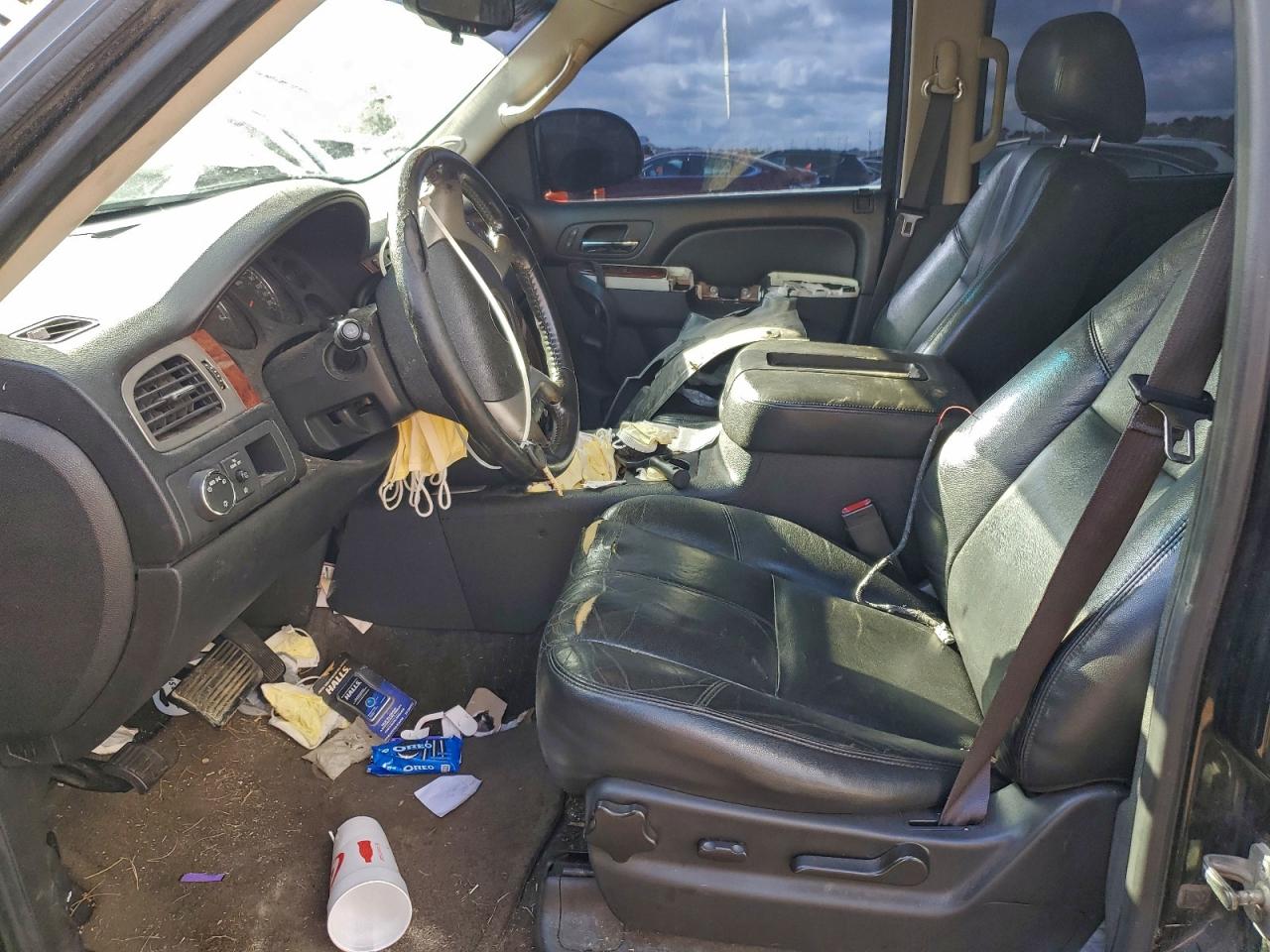 Chevrolet Suburban C1500 Lt Image 9