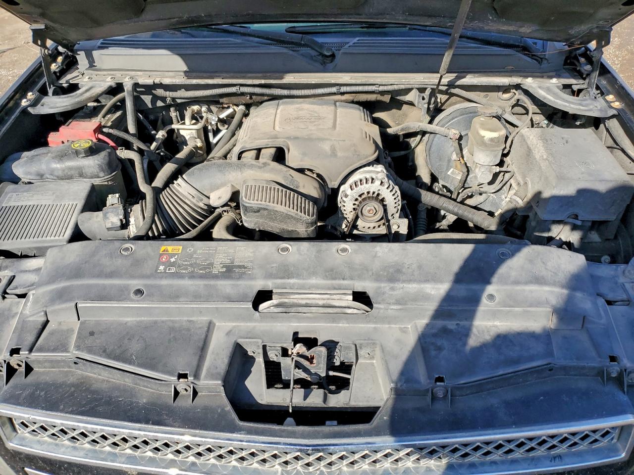 Chevrolet Suburban C1500 Lt Image 12