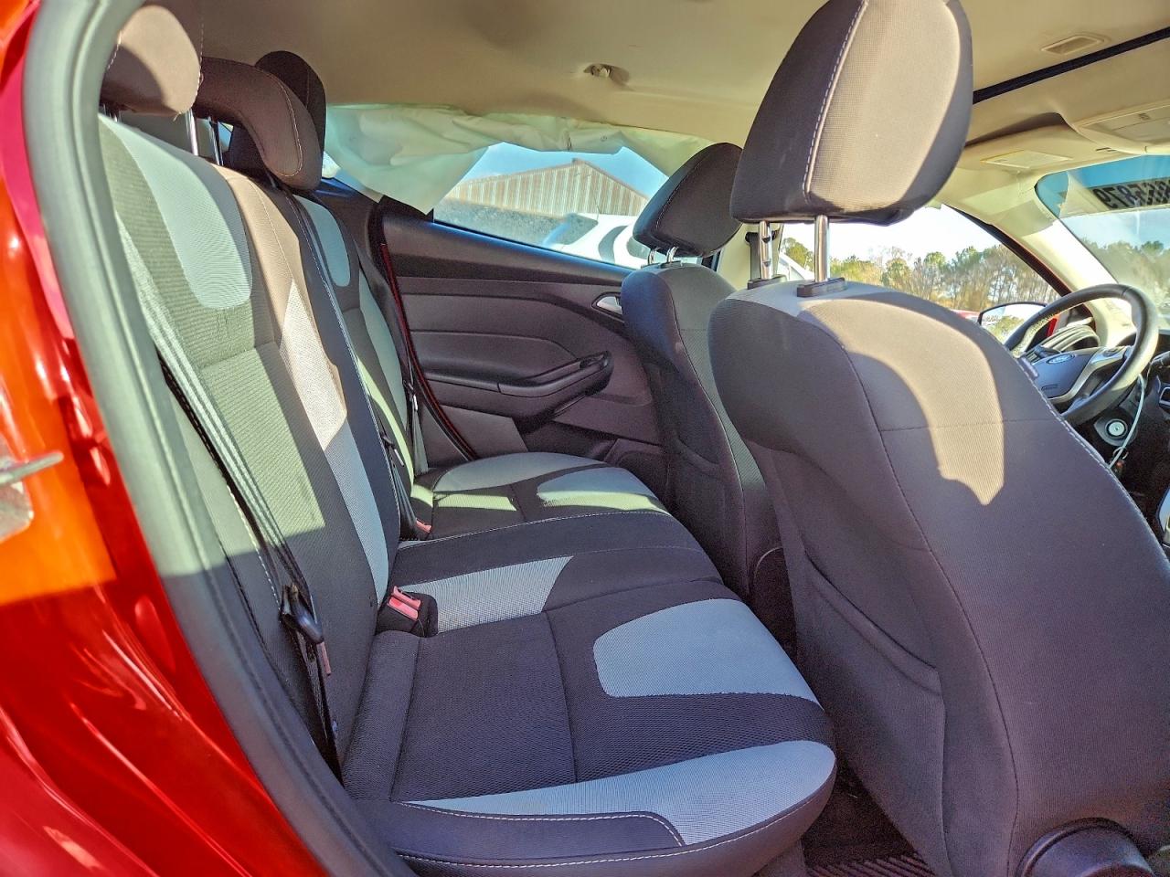 Ford Focus Se Image 7