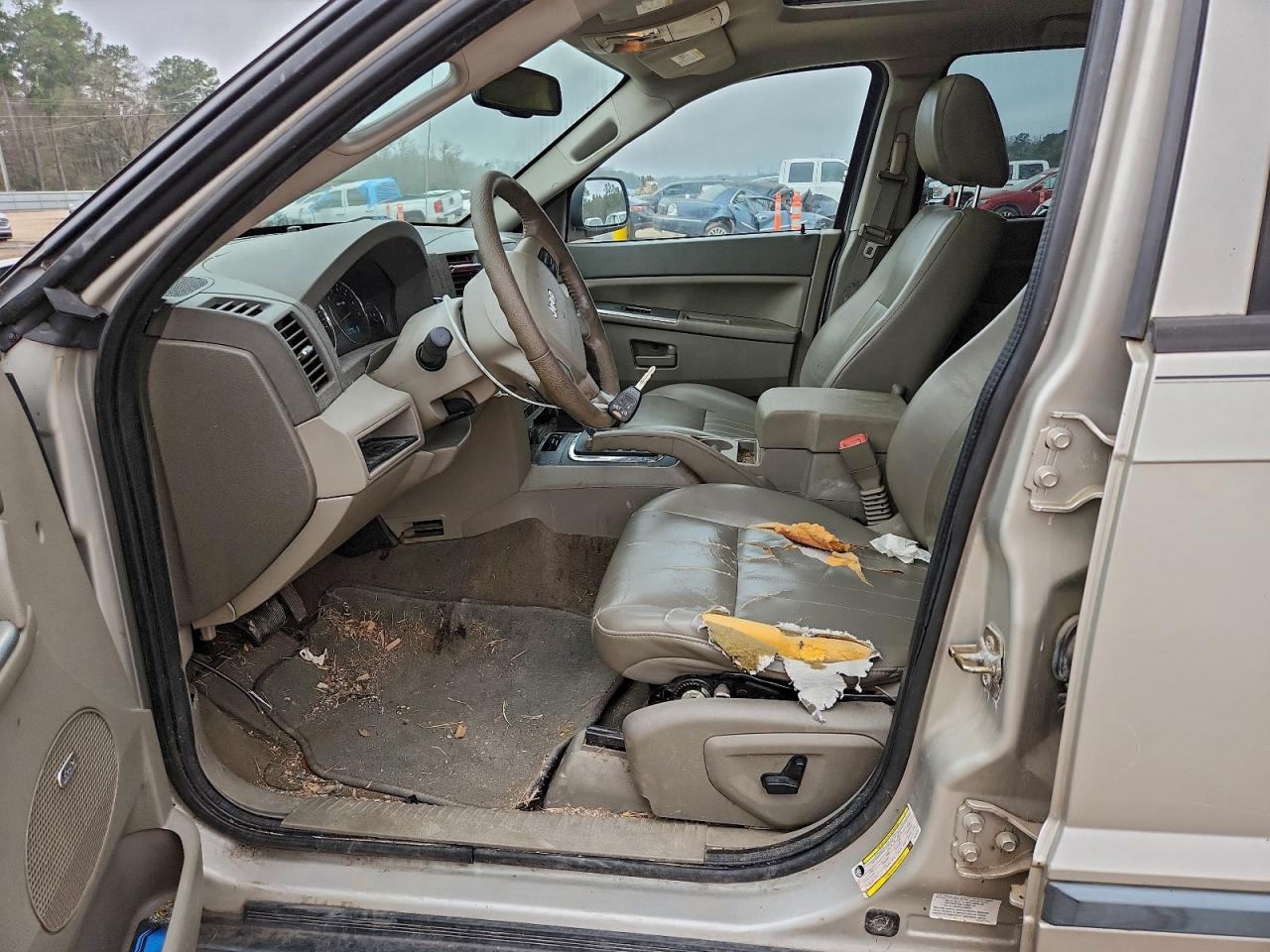 Jeep Grand Cherokee Laredo Image 6