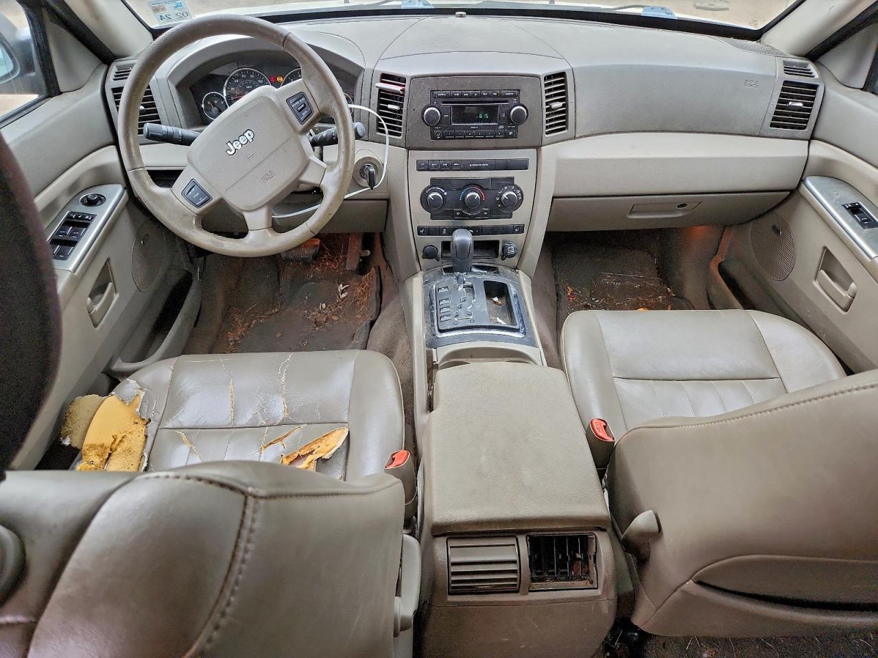 Jeep Grand Cherokee Laredo Image 13