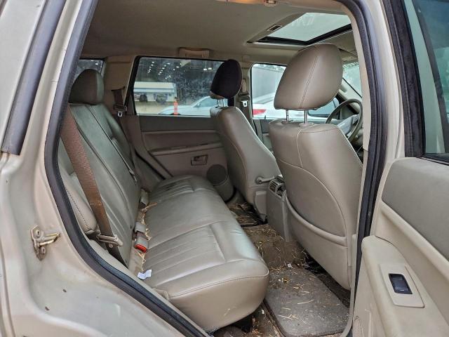 Jeep Grand Cherokee Laredo Image 8