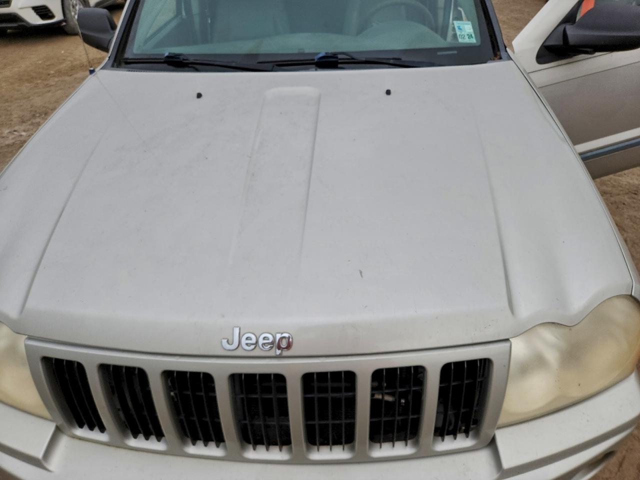 Jeep Grand Cherokee Laredo Image 9